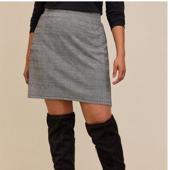 Torrid studio double knitted high waisted mini houndstooth skirt - Picture 2 of 5